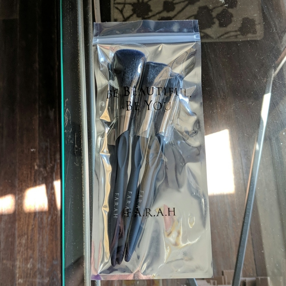 F.a.r.a.h brushes